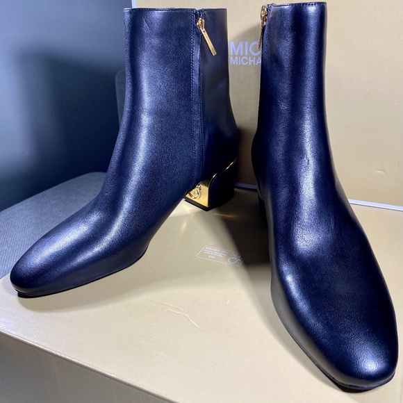 Michael Kors Women’s Boots - Picture 4 of 6